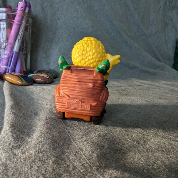 Sesame Street Big Bird Nest Car Hasbro 2012 Figure Vehicle Bird's Toy PBS Yellow - Picture 12 of 12